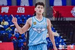 孔德昕：吳前與約克全場被死纏 青島在風(fēng)波中守護主場