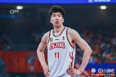 余嘉豪9中5貢獻(xiàn)15分12板1斷2帽 正負(fù)值-27居全隊(duì)之末