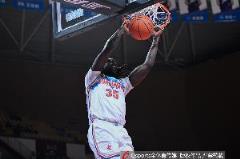 哈雷爾半場(chǎng)12分鐘8投6中砍16分4板1助1斷！