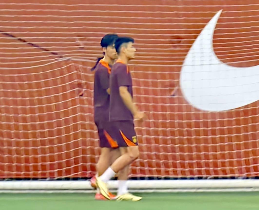 記者：汪士欽因小傷未參加國足首訓(xùn)，目前狀況穩(wěn)定