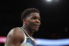 華子：進(jìn)攻欲望強(qiáng)但不會(huì)強(qiáng)行出手打亂團(tuán)隊(duì)節(jié)奏