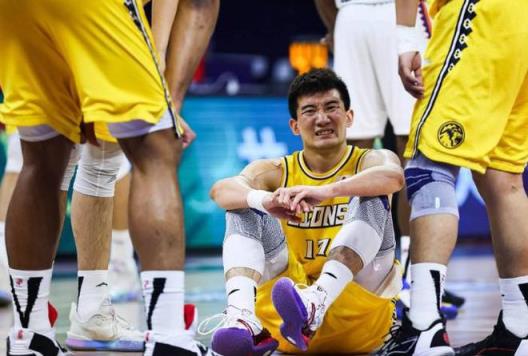 孫銘徽：G5輸球未料到，關(guān)鍵2罰不中和飛踢籃球是發(fā)泄情緒