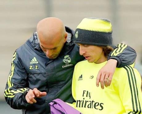 齊達(dá)內(nèi)告別魔笛：感恩相遇，共度美好時(shí)光