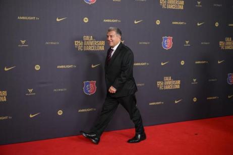 記者：拉波爾塔抵達辦公室，今日將與亞馬爾續(xù)約至2031年