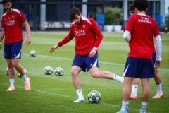 克瓦拉茨赫利亞備戰(zhàn)歐冠決賽參加巴黎訓練