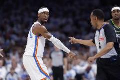 西決G4裁判報(bào)告：最后2分鐘無錯(cuò)漏判，回表到0.3秒由裁判協(xié)商決定