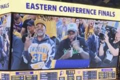 彈吉他助興！史蒂芬森觀戰(zhàn)東決打出組合拳