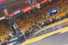 瓊阿梅尼分享NBA比賽現(xiàn)場(chǎng)視頻，享受休閑時(shí)光