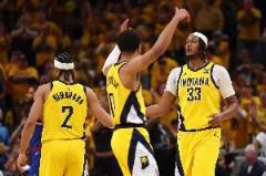 DJ介紹尼克斯名人球迷后大喊：讓這群狗東西耷拉著耳朵滾回紐約！