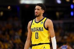 徐靜雨解析哈利：靈活應(yīng)變拆解對手 指揮果斷臨危不亂 NBA新星風(fēng)采