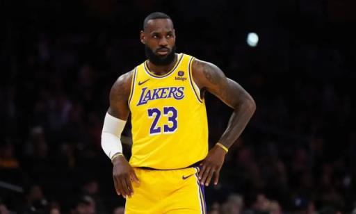 詹姆斯留下湖人并非意外，他與管理層都清楚爭冠只是商業(yè)噱頭。