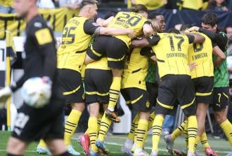 多特蒙德預(yù)計(jì)每年將從訓(xùn)練服贊助商獲得約800萬歐元收入