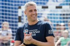 克雷斯波：梅西帶球沖向你，過掉你看著你