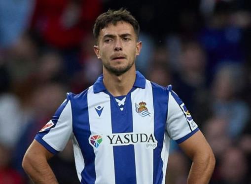 西媒：蘇比門迪加盟阿森納的交易或?qū)⒃谄咴抡焦? style=