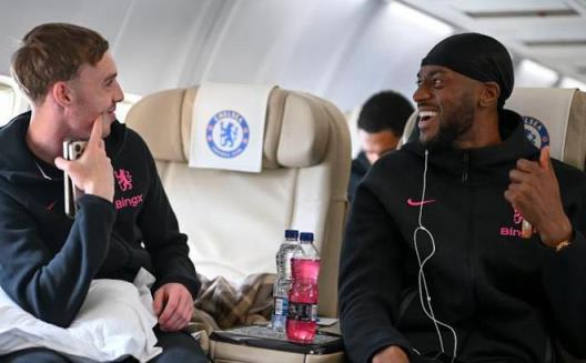 切爾西公布?xì)W協(xié)聯(lián)決賽大名單：帕爾默領(lǐng)銜，恩昆庫與杰克遜入選