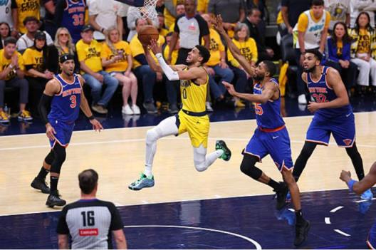 哈利伯頓32分12板15助0失誤創(chuàng)7大神跡！NBA歷史首人！