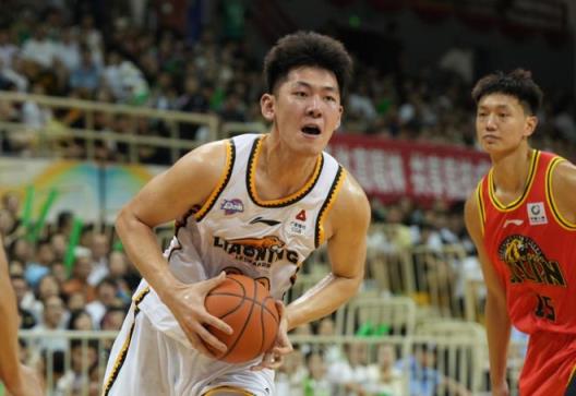 遼籃為何無法啟用這位20分鐘11中10獨攬26+15的內線？