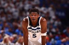 美媒：無護框的華子重拳出擊，有護框的同齡人卻唯唯諾諾