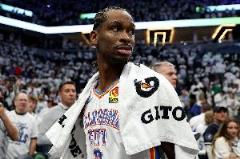 亞歷山大成NBA歷史第三人！單個(gè)季后賽至少10次30+5助媲美喬詹