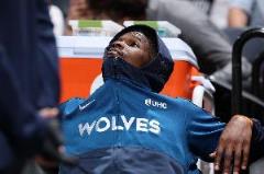 愛德華茲生死戰(zhàn)18投轟19分 正負(fù)值-29全場最差