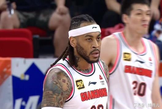 加盟廣東隊(duì)成首選？CBA鋒衛(wèi)悍將遭多隊(duì)爭(zhēng)搶，曾是宏遠(yuǎn)頭號(hào)克星