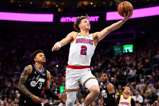 勇士后場新星賽季末對手腕手術(shù)引關(guān)注