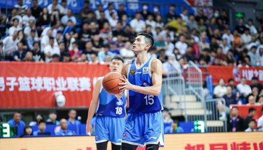 CBA神射手合同到期引熱議，未來能否再拿頂薪？