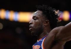 手涼！阿努諾比14投3中得11分4板 三分7中1 蘇妮莎·李觀戰(zhàn)