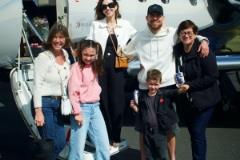 若日尼奧曬度假照：放松時(shí)刻，與家人共度時(shí)光