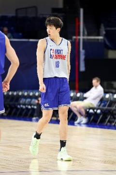 媒體人揭秘：瀚森在開拓者偶遇CBA熟人，試訓后迅速啟程第二站