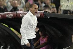 13-14賽季米蘭2球領(lǐng)先遭19歲貝拉爾迪4球逆轉(zhuǎn)，囧叔黯然下課