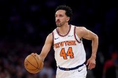 沙梅特替補14分鐘貢獻5分1板1斷展現(xiàn)攻防能力