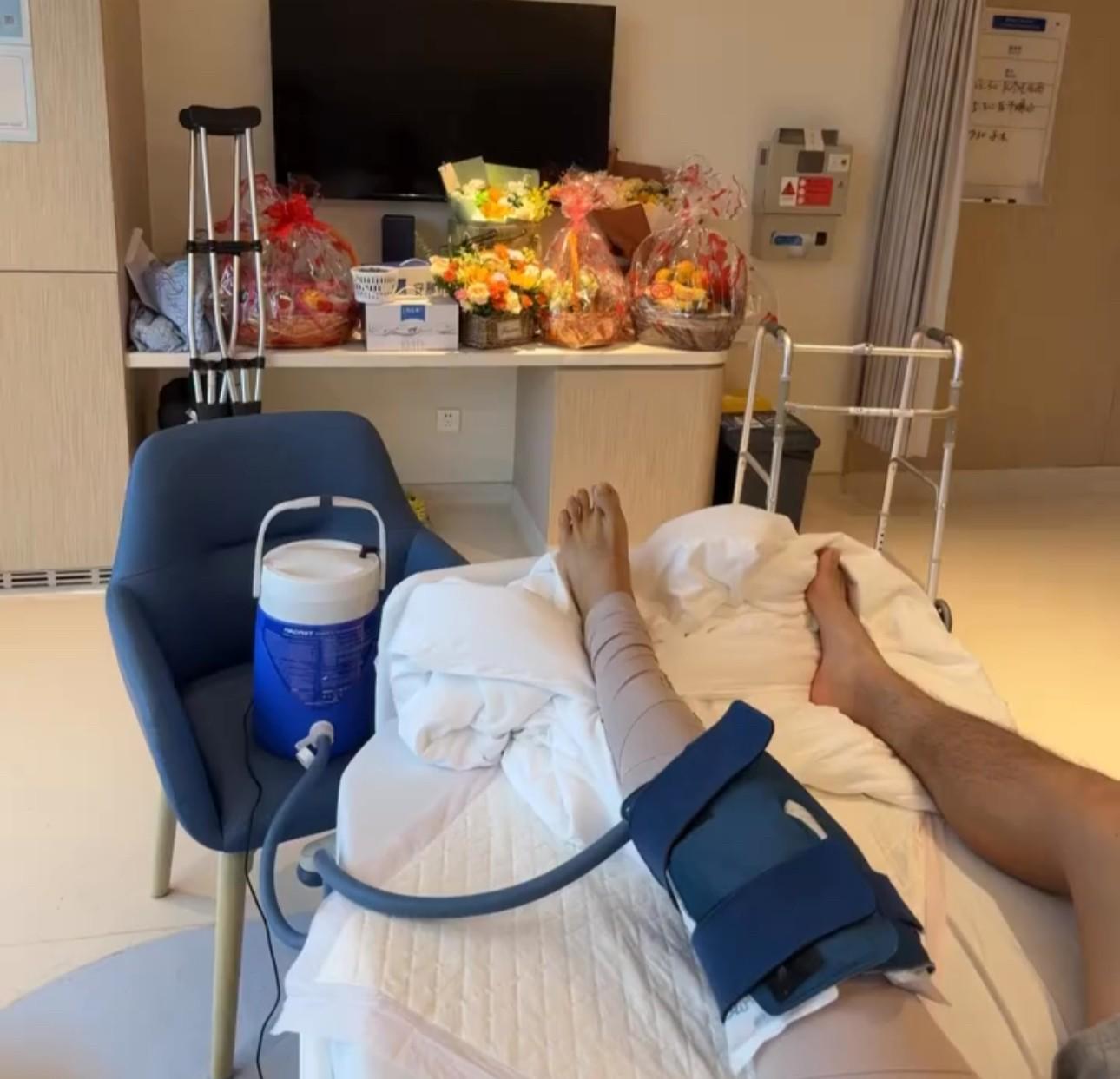 深圳新鵬城胡睿寶康復(fù)進展：終于觸球啦，訓(xùn)練進度再升一級