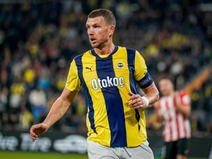 哲科公開宣布離隊(duì)：穿上費(fèi)內(nèi)巴切球衣的自豪感難以言喻