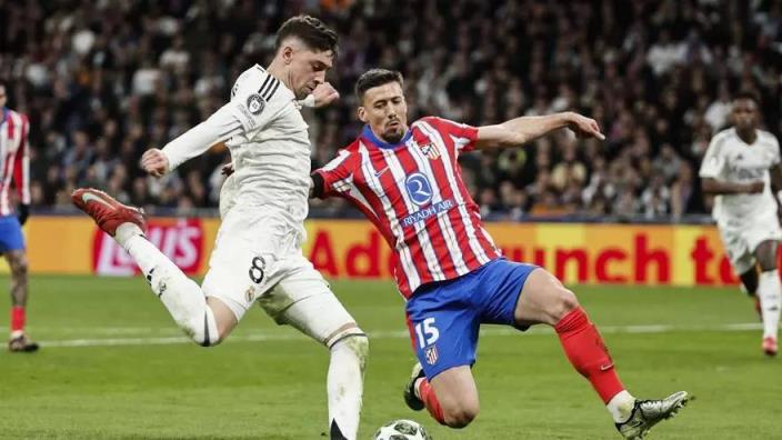 朗格萊希望繼續(xù)留在西蒙尼麾下，已與巴薩管理層會面