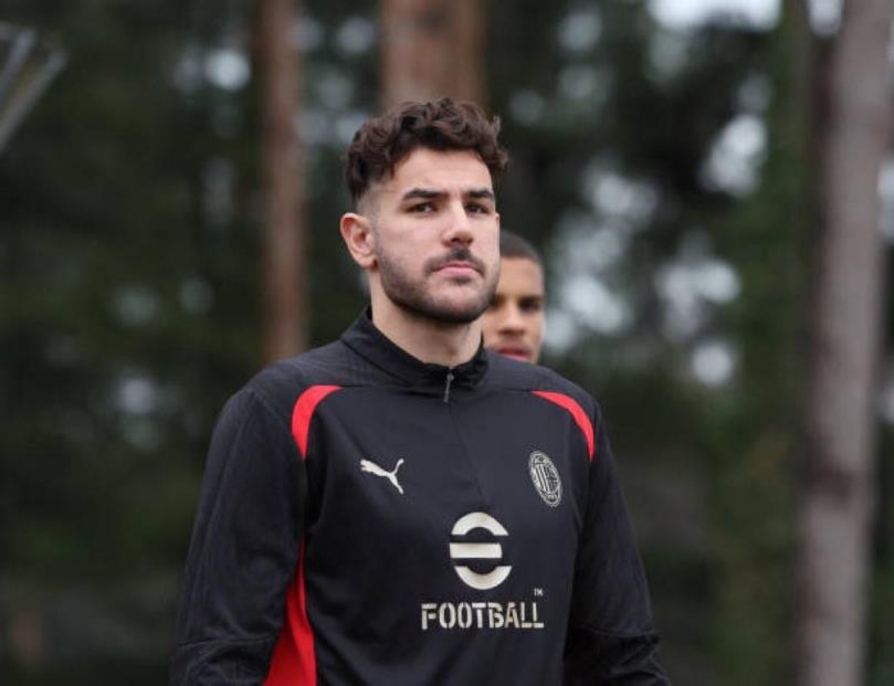 斯基拉：特奧在米蘭的未來(lái)仍存懸念，可能被俱樂(lè)部出售