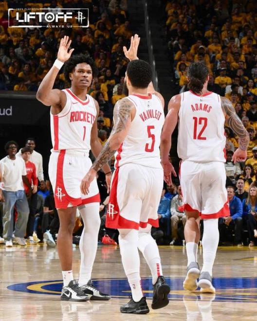 一夜三則重磅消息！火箭交易10號(hào)簽，湖人新目標(biāo)浮現(xiàn)，哈登最新動(dòng)態(tài)曝光