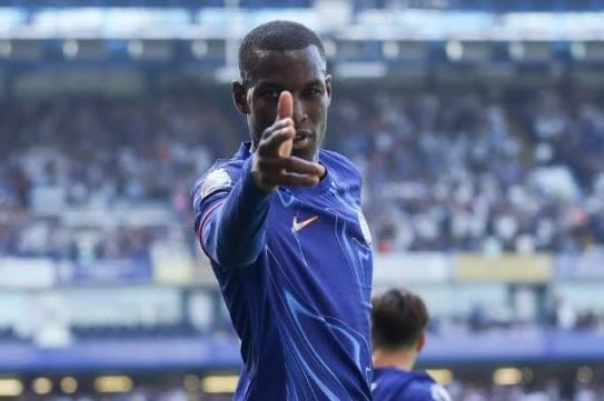 荷媒：曼聯(lián)將雅克松列為奧斯梅恩和哲凱賴什的潛在替代人選