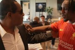 弗林蓬首次披上利物浦球衣，面對家人宣布：爸，我效力你的球隊了