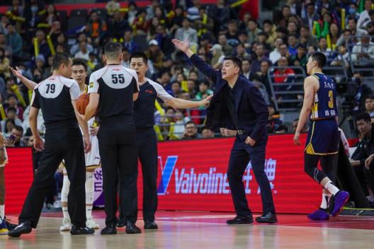 楊鳴陷入被動，遼寧隊被北京反超暴露兩大致命短板