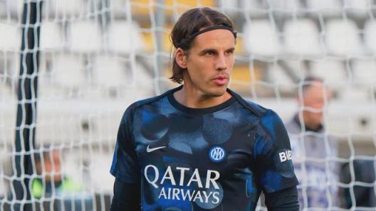 魯梅尼格贊許索默半決賽表現(xiàn)，離開拜仁為避圖赫爾