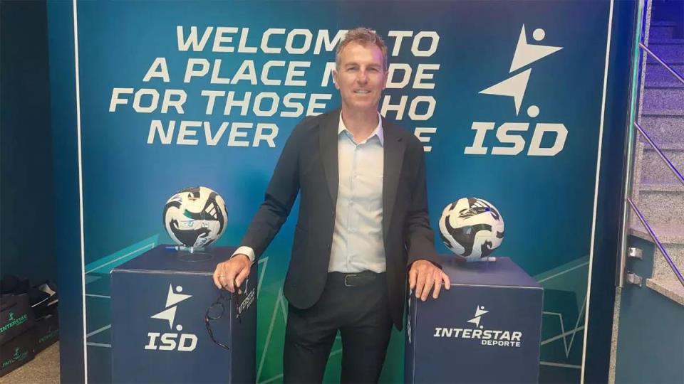 前巴薩總監(jiān)：我們低估了登貝萊，好在流言蜚語未擊倒他