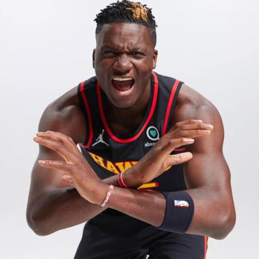 570萬簽單！26籃板巨獸降臨，湖人該押寶了嗎？