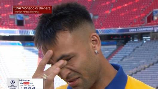 鐵漢柔情！勞塔羅收到家人留言感動落淚