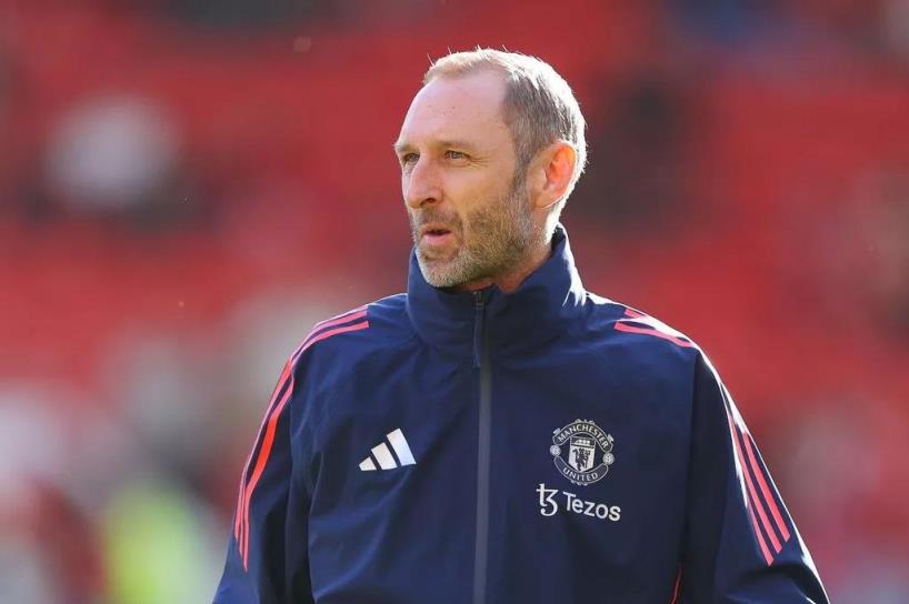 曼聯(lián)定位球教練離隊(duì)，教練組或進(jìn)一步引入葡萄牙教練員