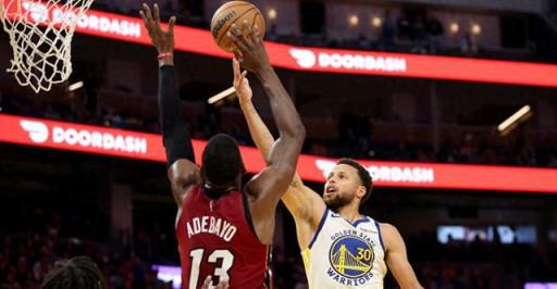 阿德巴約調(diào)侃庫里：八年前關(guān)鍵球防住了他