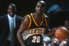 佩頓：過去裁判尺度一致，與喬丹對抗時(shí)我們始終沒得到哨子