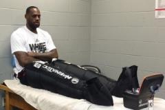 查爾莫斯：詹姆斯夜店堅持理療從未受過大傷