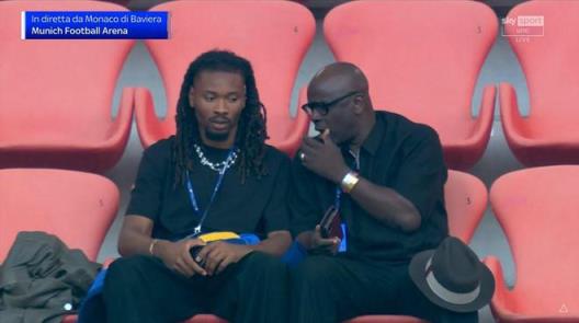 圖拉姆兄弟亮相歐冠決賽現(xiàn)場(chǎng)