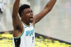 生涯代表作！托馬斯-布萊恩特第三節(jié)獨得8分，5投3中貢獻11分3籃板